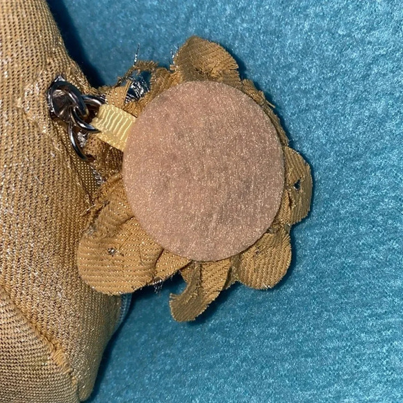 LANCÔME metallic gold makeup bag gold flower zipper pull tiny flaws NEW - Picture 8 of 9